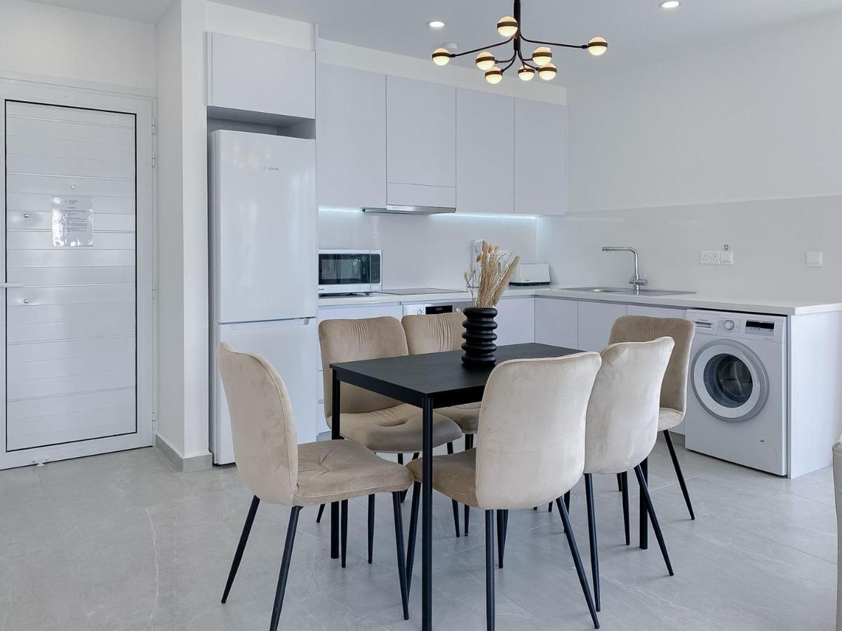 Phaedrus Living: Seaview Luxury Flat Limnaria 134 Lägenhet Paphos Exteriör bild