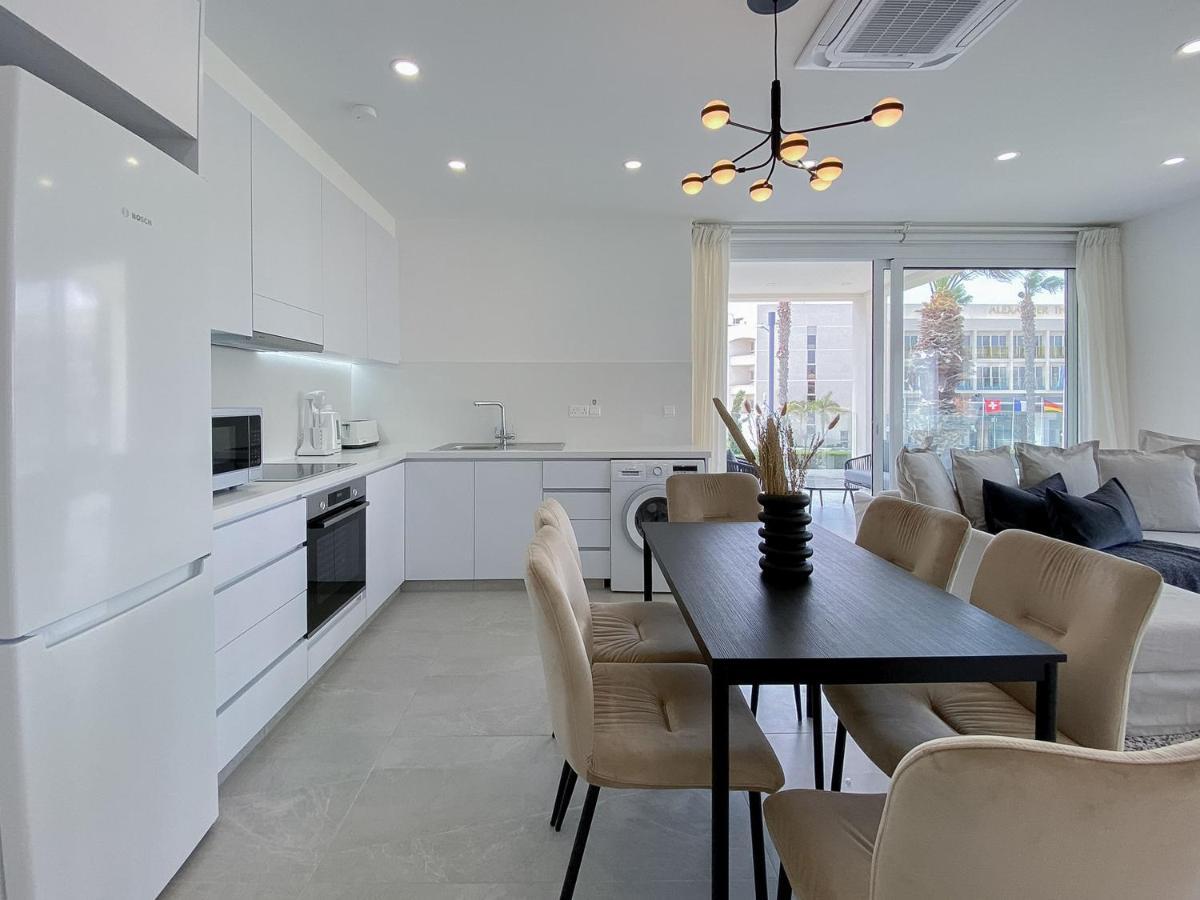 Phaedrus Living: Seaview Luxury Flat Limnaria 134 Lägenhet Paphos Exteriör bild